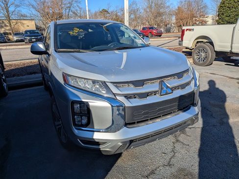 Used 2022 Mitsubishi Outlander Sport ES image 4