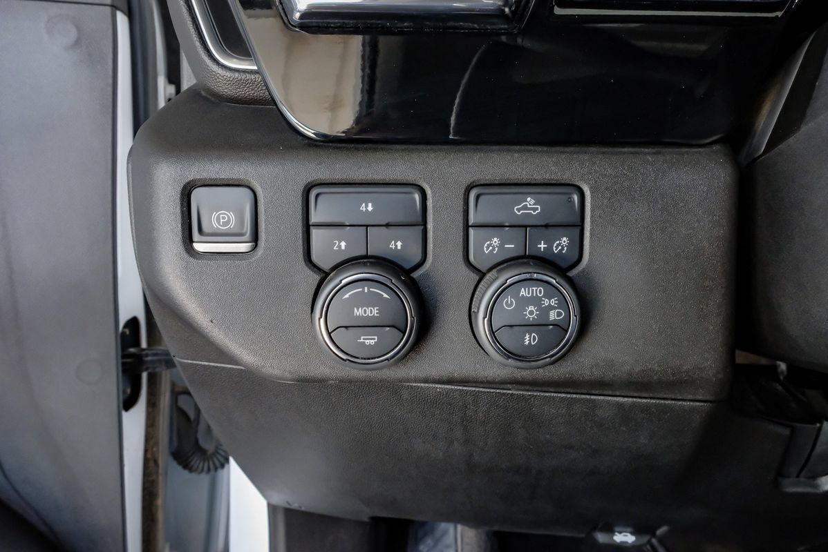 Used 2024 Chevrolet Silverado 3500 LT w/ Convenience Package AWD/4WD image 25