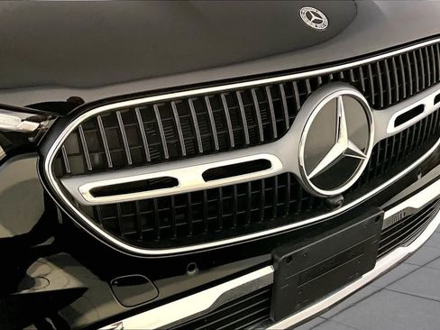 Used 2026 Mercedes-Benz GLC 300 4MATIC image 32