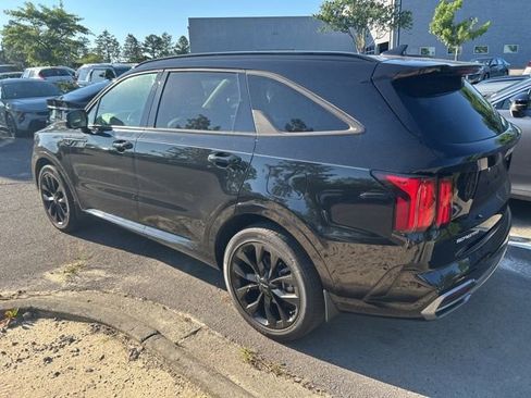 Certified 2023 Kia Sorento SX FWD image 6