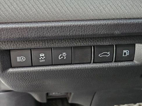 Used 2025 Toyota Camry SE FWD image 28