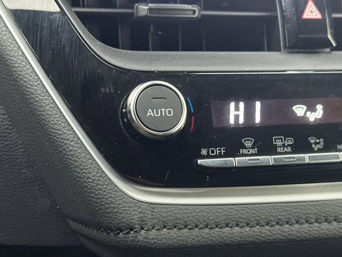 Used 2024 Toyota Corolla SE image 28