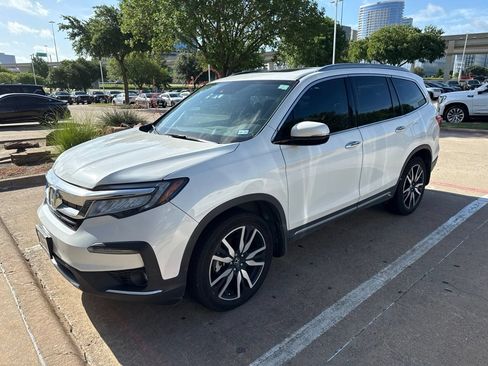 Used 2022 Honda Pilot Touring image 1
