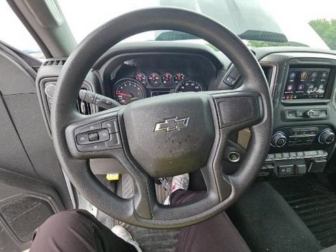 Used 2025 Chevrolet Silverado 1500 Custom Trail Boss AWD/4WD image 14