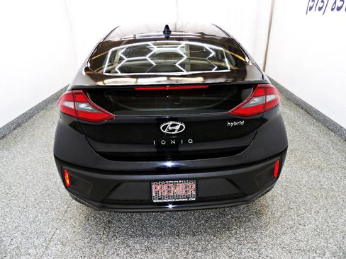 Used 2017 Hyundai Ioniq SEL image 5