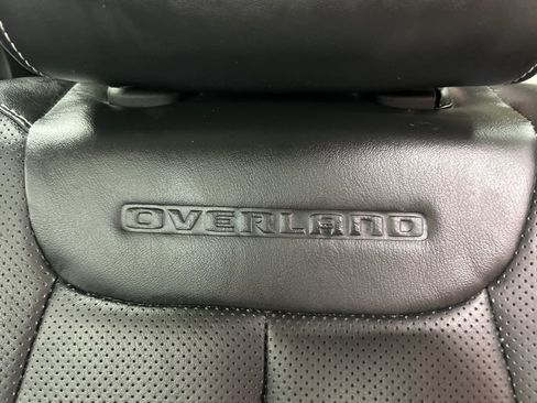 Used 2022 Jeep Grand Cherokee Overland w/ Adv Protech Group III image 12