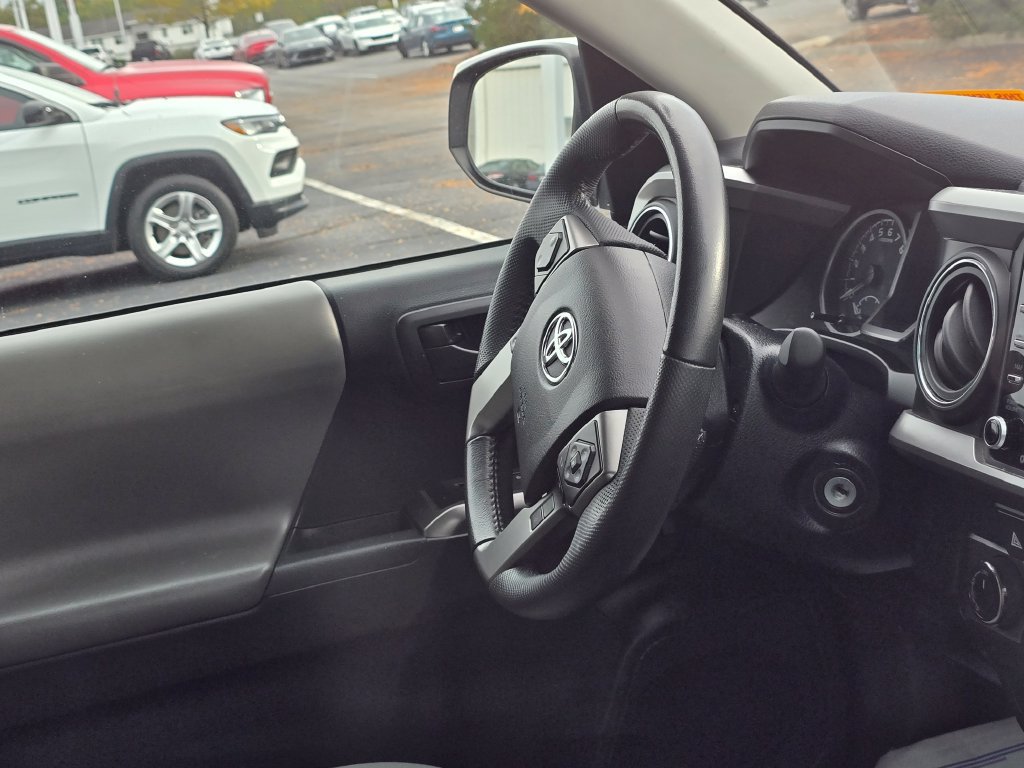 Certified 2021 Toyota Tacoma SR5 AWD/4WD image 18