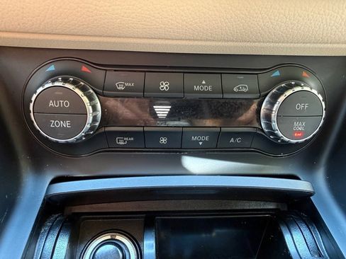 Used 2015 Mercedes-Benz GLA 250 4MATIC image 28