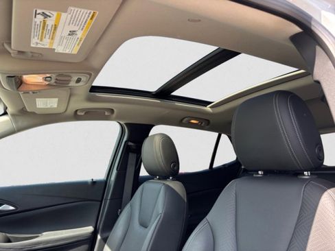 Used 2022 Buick Encore GX Essence w/ Advanced Technology Package image 12