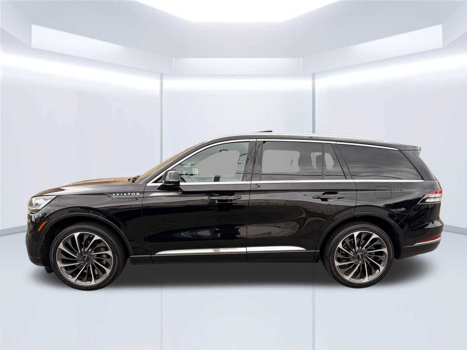 Used 2023 Lincoln Aviator Reserve w/ Equipment Group 201A AWD/4WD image 11