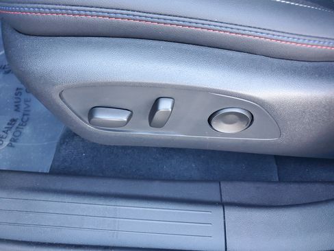 Used 2025 Chevrolet Equinox EV RS image 13