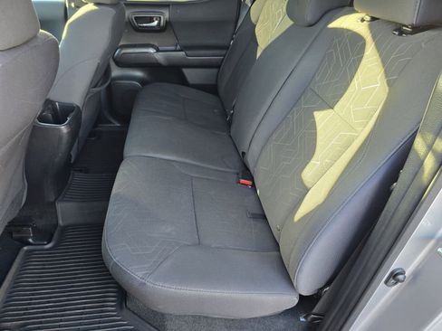 Used 2017 Toyota Tacoma TRD Sport image 29