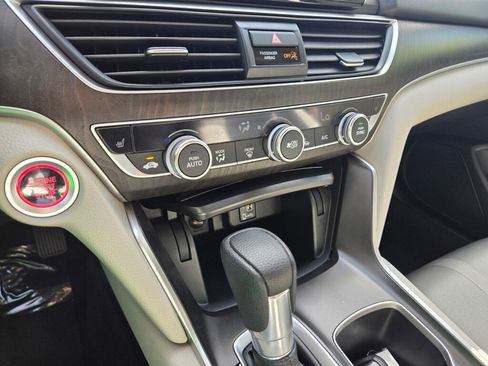 Certified 2018 Honda Accord EX image 20
