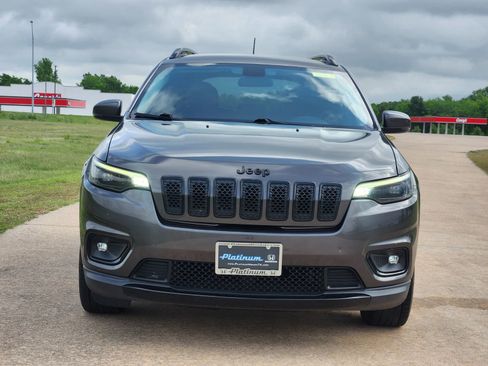 Used 2019 Jeep Cherokee Latitude Plus FWD image 6