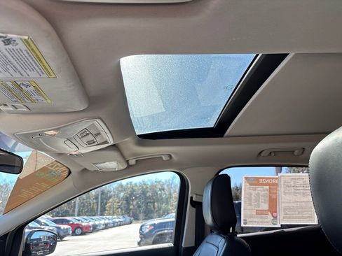 Used 2019 Ford Escape SEL image 9