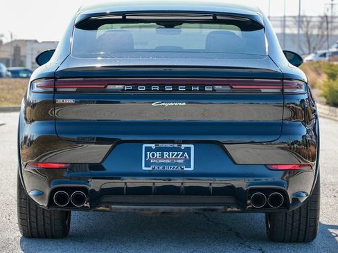 Certified 2025 Porsche Cayenne E-Hybrid Coupe image 11