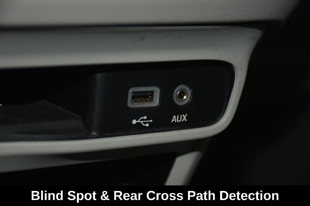 Used 2020 Chrysler Pacifica Touring-L FWD image 24