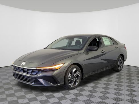 New 2025 Hyundai Elantra SEL image 40