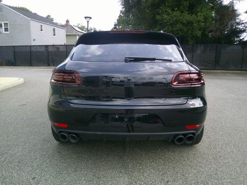 Used 2018 Porsche Macan Turbo image 40