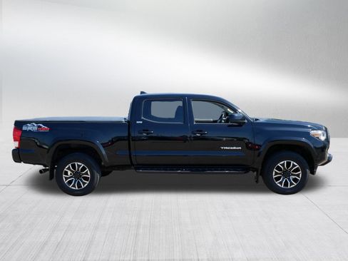 Used 2016 Toyota Tacoma SR5 AWD/4WD image 8