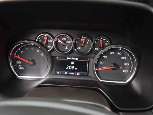 Used 2021 Chevrolet Tahoe Z71 w/ Z71 Signature Package image 16