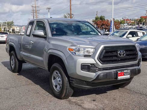 Used 2023 Toyota Tacoma SR image 3