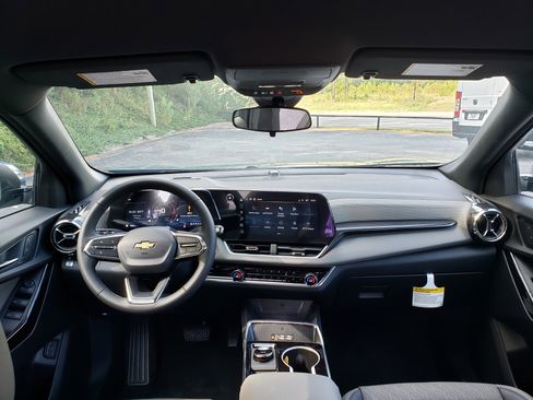 New 2026 Chevrolet Equinox LT w/ Convenience Package II image 38