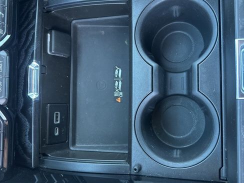 Used 2022 GMC Yukon XL Denali image 26