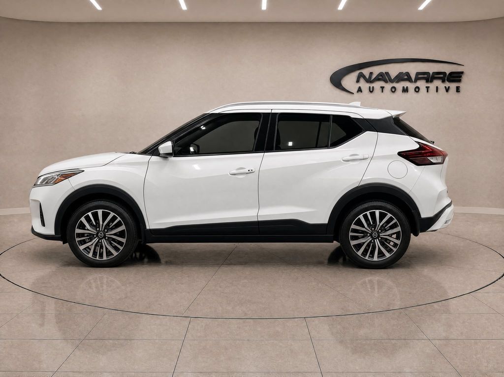 Used 2023 Nissan Kicks SV FWD image 4