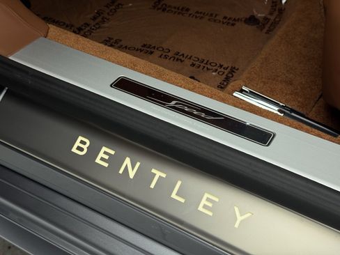 New 2026 Bentley Flying Spur Plug-In Hybrid image 10