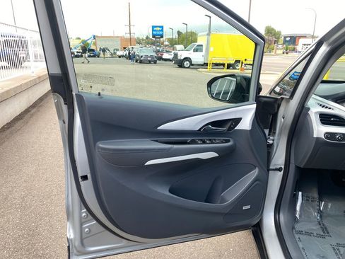 Used 2020 Chevrolet Bolt Premier w/ Infotainment Package FWD image 10