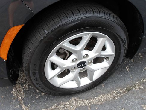 Used 2023 Kia Soul LX w/ LX Technology Package FWD image 28