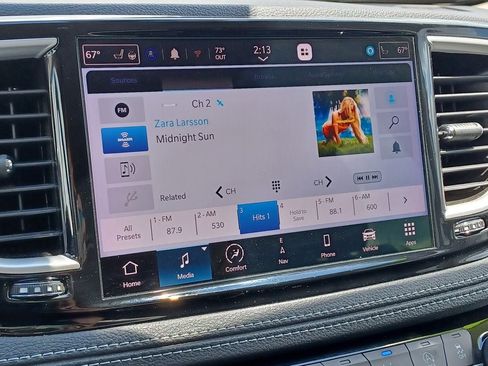 Used 2023 Chrysler Pacifica Touring-L w/ Uconnect Theater Family Group AWD/4WD image 21