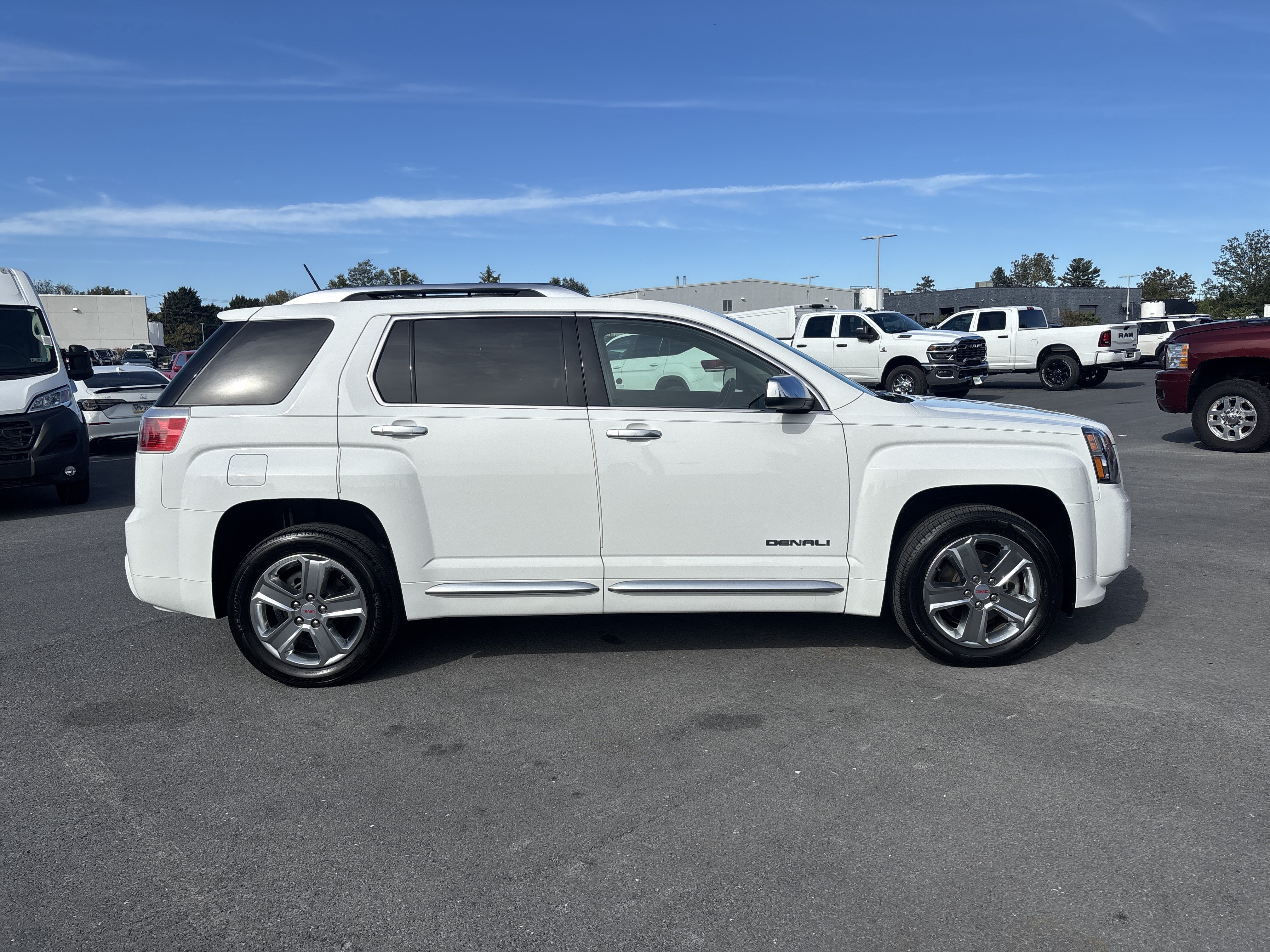Used 2015 GMC Terrain Denali w/ Cargo Package FWD image 19