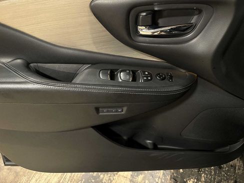 Used 2017 Nissan Murano Platinum w/ Platinum Technology Package AWD/4WD image 23
