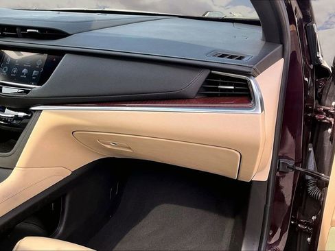 Used 2017 Cadillac XT5 Luxury w/ Driver Awareness Package image 26