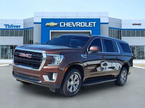 Used 2022 GMC Yukon XL SLE AWD/4WD image 2