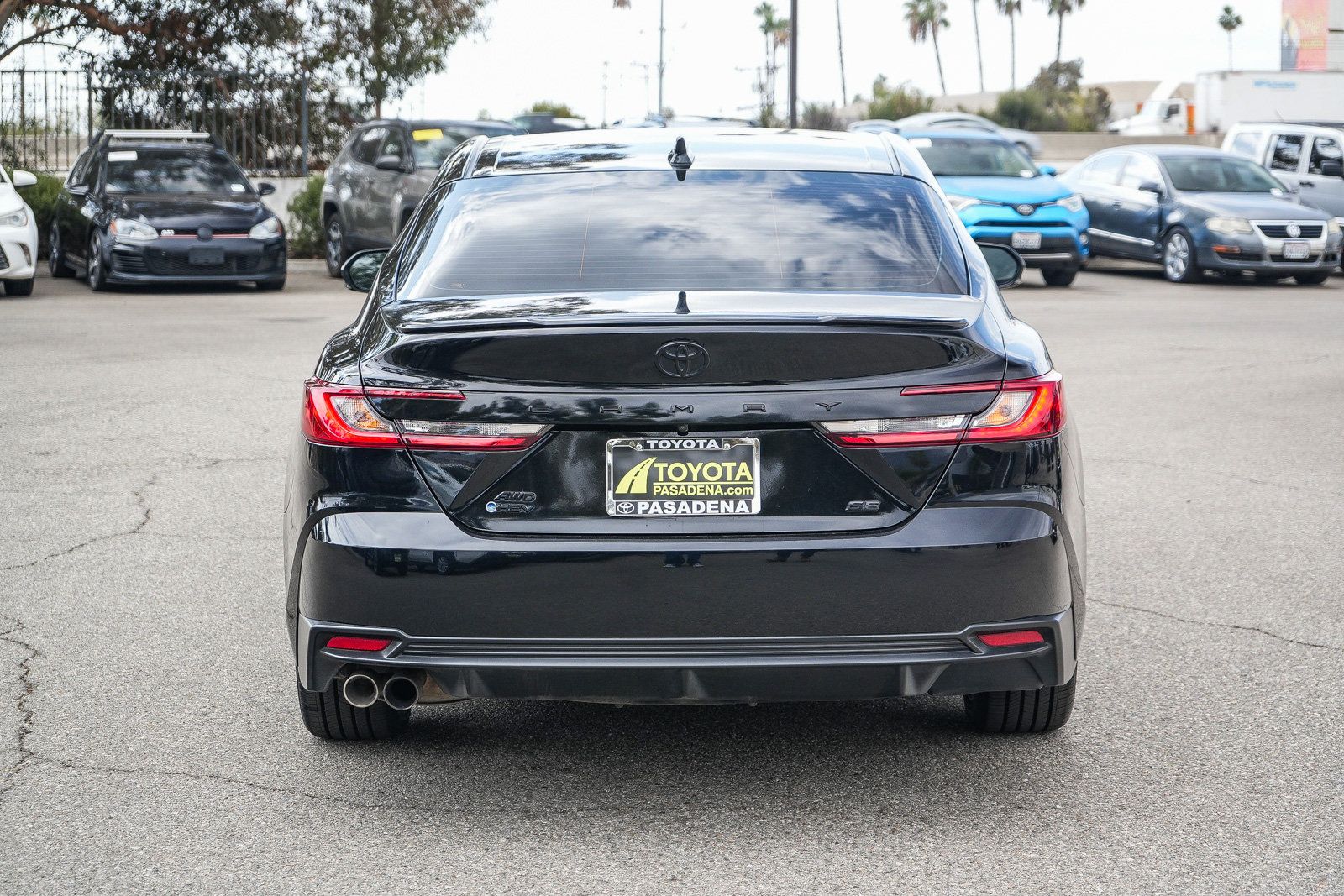 Used 2025 Toyota Camry SE AWD/4WD image 7