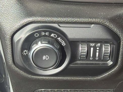 Used 2019 Jeep Wrangler Unlimited Sport S image 21