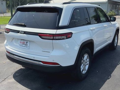 Used 2023 Jeep Grand Cherokee Laredo RWD image 8