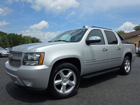 Used 2010 Chevrolet Avalanche LTZ AWD/4WD image 1