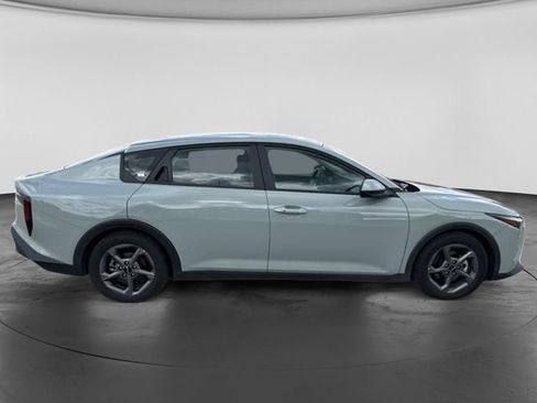 Used 2025 Kia K4 FWD image 18