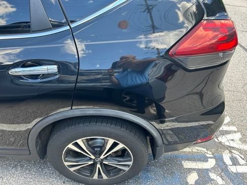 Used 2019 Nissan Rogue SV w/ Premium Package AWD/4WD image 14