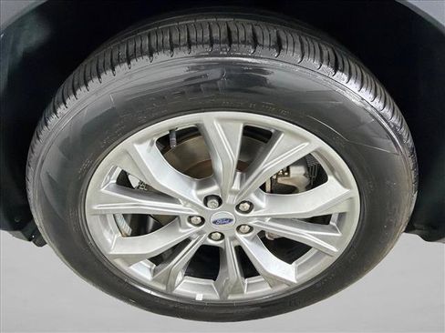 Used 2023 Ford Explorer XLT w/ Equipment Group 202A RWD image 11