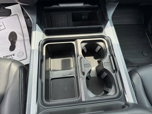 Used 2024 Ford F250 Lariat w/ Chrome Package image 12