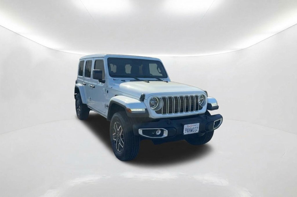 Used 2026 Jeep Wrangler Unlimited Sahara AWD/4WD image 3
