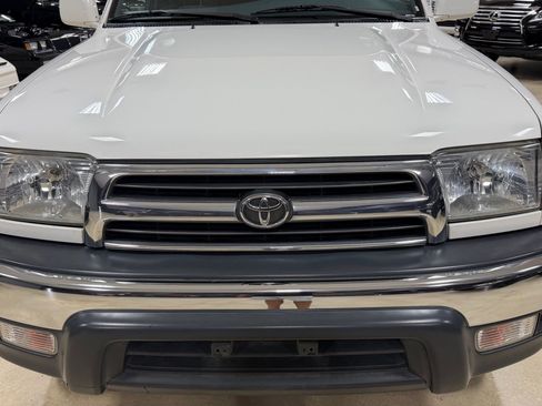 Used 2000 Toyota 4Runner SR5 w/ Upgrade Value Pkg 4 AWD/4WD image 11