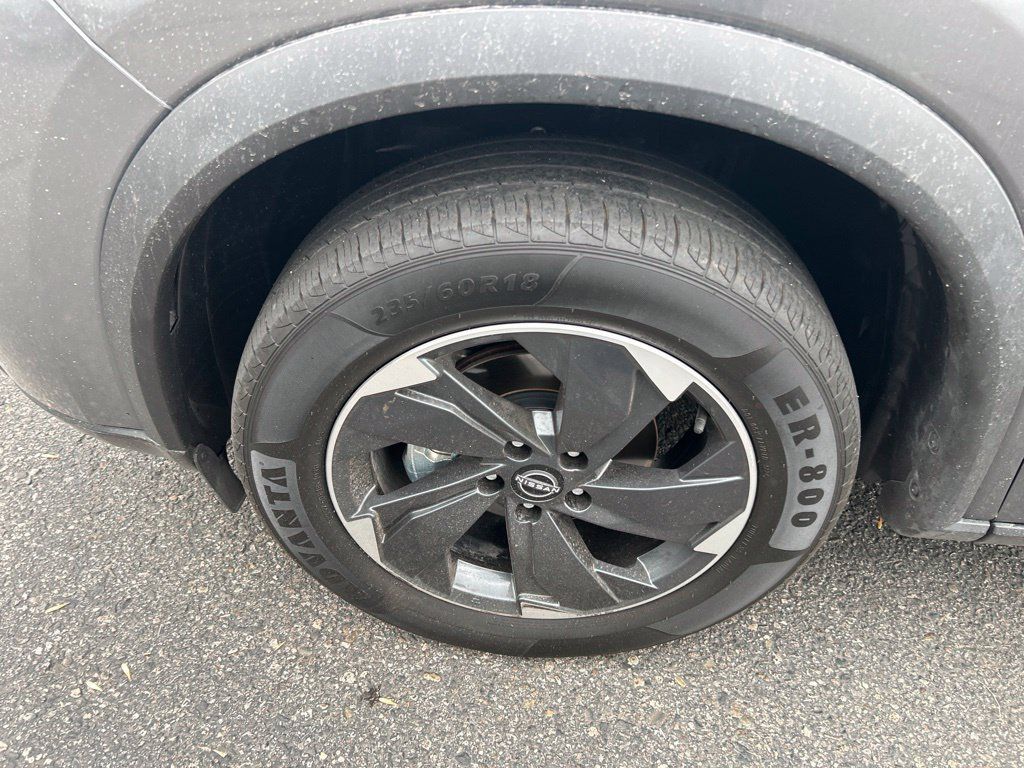 Used 2025 Nissan Rogue SV AWD/4WD image 30