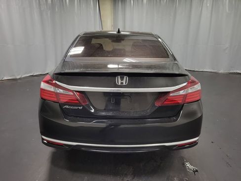 Used 2017 Honda Accord Hybrid Sedan image 7