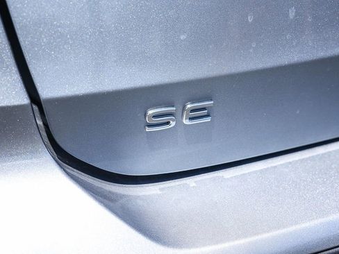 New 2025 Volkswagen Taos SE image 14